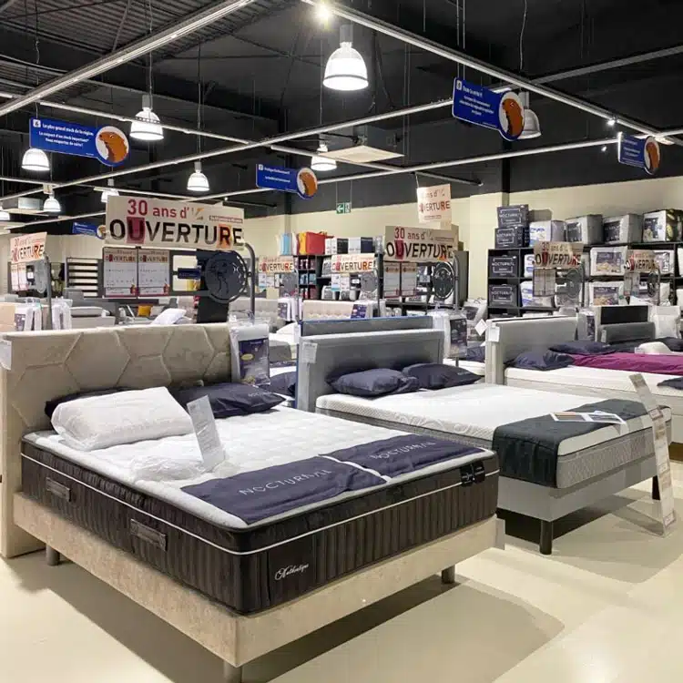 intérieur d'un magasin La halle au Sommeil