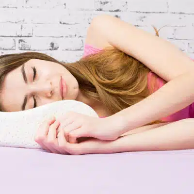 utilisation d'un oreiller ergonomique