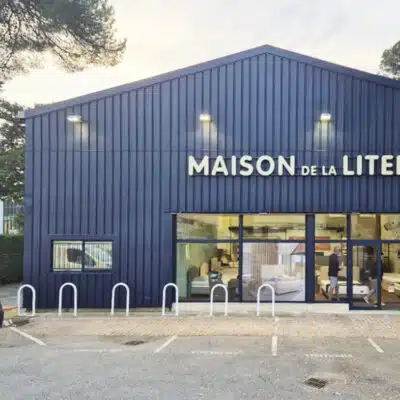 devanture d'un magasin maison de la literie