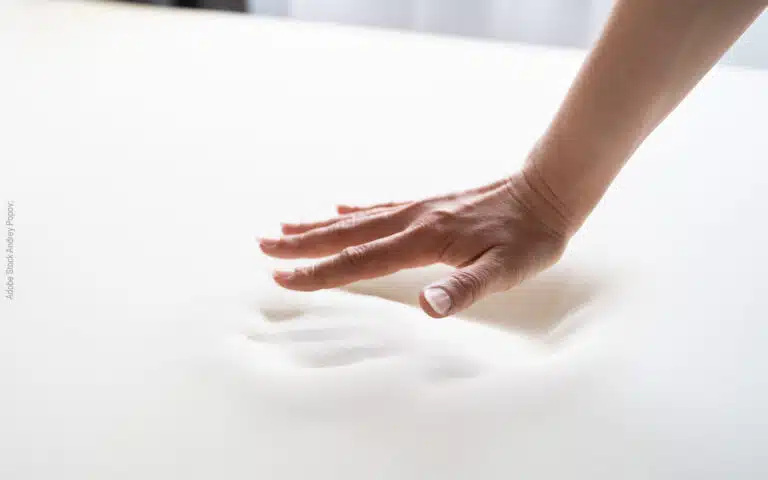 déformation d'une mousse à mémoire de forme