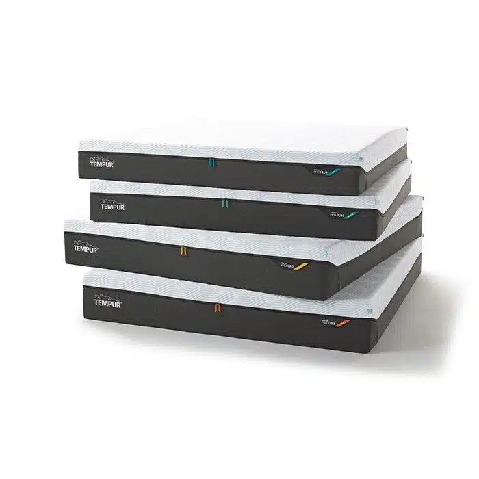 une pile de matelas tempur