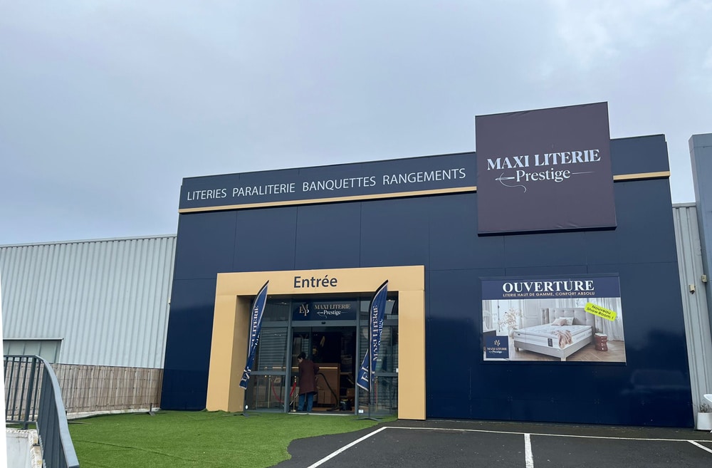 devanture du magasin maxiLiterie Prestige de Caen