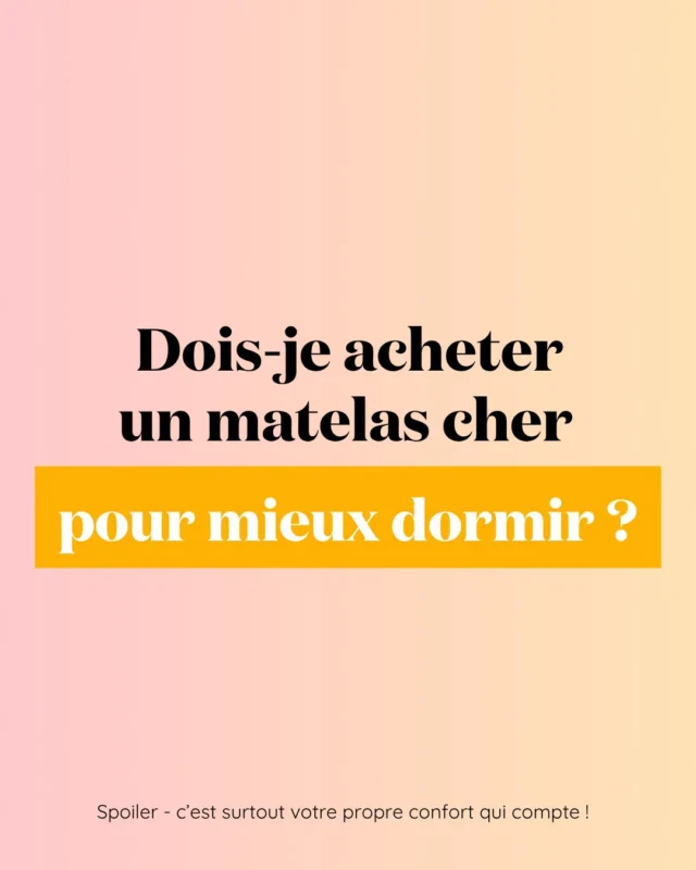 La question revient souvent et la réponse n'est pas un simple oui ou non 🤔👉 Non, un matelas cher n’est pas automatiquement un bon matelas...
👉 ... mais un matelas “pas cher” est rarement une bonne affaire (pour la santé) sur le long terme.Ce qui fait la différence, ce n’est pas le prix affiché. C’est ce qu’il y a derrière 🔎Aujourd’hui, une partie du marché propose une literie standardisée&nbsp;: des produits conçus pour convenir “à tout le monde”… donc, en réalité, parfaitement adaptés à personne ❌À l’inverse, une literie de qualité repose sur👇
➡️ des matériaux durables
➡️ un vrai travail de conception
➡️ un soutien pensé pour accompagner le corps dans le temps
➡️ et surtout, une adéquation avec vos besoins réelsLa provenance est également un critère essentiel à prendre en compte. En effet, de nombreuses marques (dont les membres du collectif Parlons Literie) fabriquent en France, avec des matériaux sélectionnés pour leur qualité et leur durabilité. Un choix exigeant, qui implique des coûts de production plus élevés… mais aussi une transparence, une véritable expertise et une maîtrise que l’on ne retrouve pas dans les modèles standardisés. Le résultat&nbsp;? Des matelas sur lesquels on dort forcément mieux 😌Alors oui, la qualité a souvent un prix. Mais ce prix s’explique&nbsp;: par le savoir-faire, la durabilité, et la capacité du produit à rester confortable année après année.👉 Le vrai sujet, ce n’est donc pas “cher ou pas cher&nbsp;?" C’est se demander si ce matelas est fait pour vous… et fait pour durer&nbsp;? Et ça, aucune promo ne pourra jamais vous le garantir.Bien dormir ne doit donc pas être considéré comme une dépense mais plutôt comme un investissement éclairé 💡#parlonsliterie #mieuxdormir #guideconso #sommeil #coachliterie