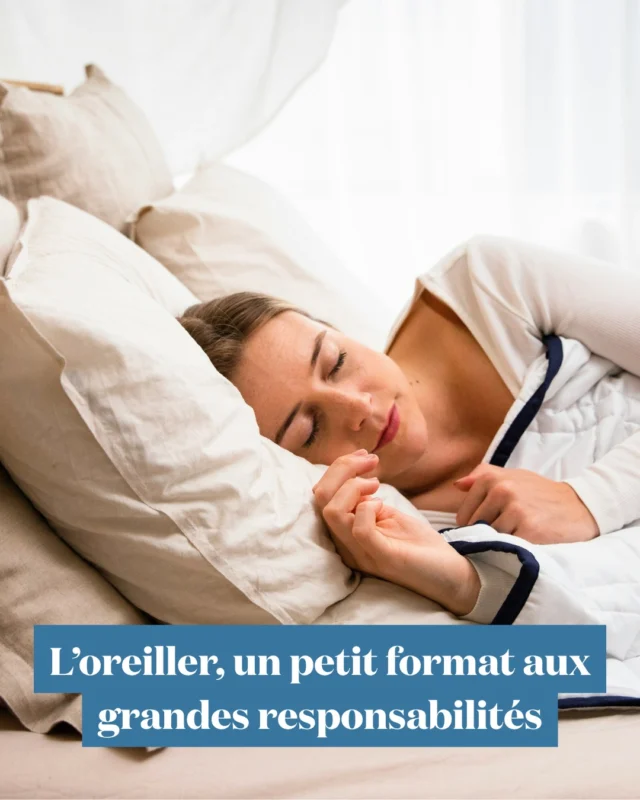 Vous avez passé des heures à choisir votre nouveau matelas… mais juste 30 secondes pour choisir votre oreiller&nbsp;? 👀
Grosse erreur ❌ L’oreiller peut paraître secondaire au premier abord. Pourtant, c’est lui qui vous accompagne au plus près pendant des milliers d’heures de sommeil 😴
Et derrière un « bon oreiller », il y a tout un monde&nbsp;: matières, garnissages, technologies, savoir-faire… avec des approches qui peuvent être très différentes d’une marque à l’autre 🙌
C’est notamment le travail de maisons spécialisées comme Lestra, qui développe depuis plus d’un siècle des solutions autour du confort et du bien-être au lit, ou encore de spécialistes comme La Compagnie du Lit, qui intègrent l’oreiller dans une réflexion globale autour de la literie.
Alors non, l’oreiller n’est pas juste "le petit plus" qu’on pose au bout du lit 😌
C’est une pièce maîtresse de votre literie alors accordez-lui l’attention qu’elle mérite&nbsp;!@lestrafrance_  @la_compagnie_du_lit
#parlonsliterie #oreiller #mieuxchoisirmieuxdormir #literie #coachliterie